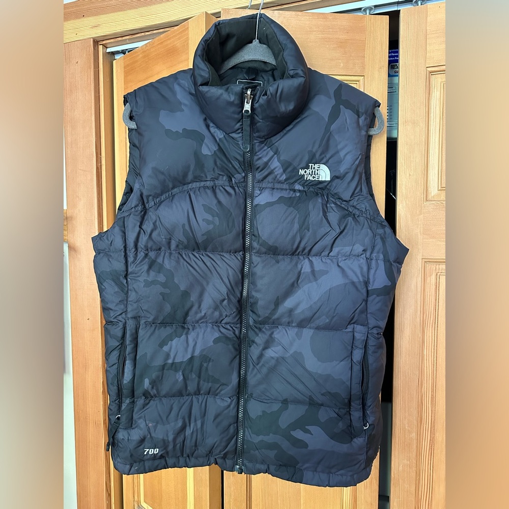 The North Face Nuptse Vest Women’s Large Black 700 Goose Down Puffer Camo